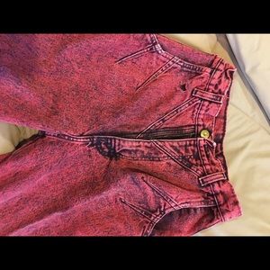 Red acid wash vintage Wrangler jeans!